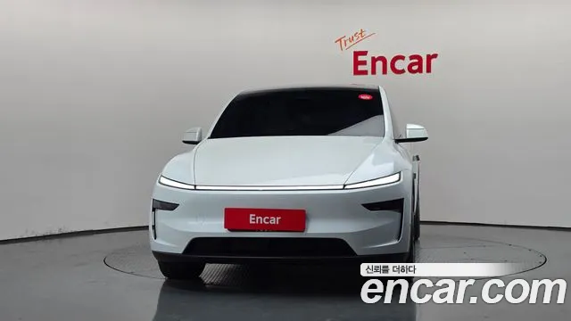 Tesla Model Y — Фото автомобиля 3