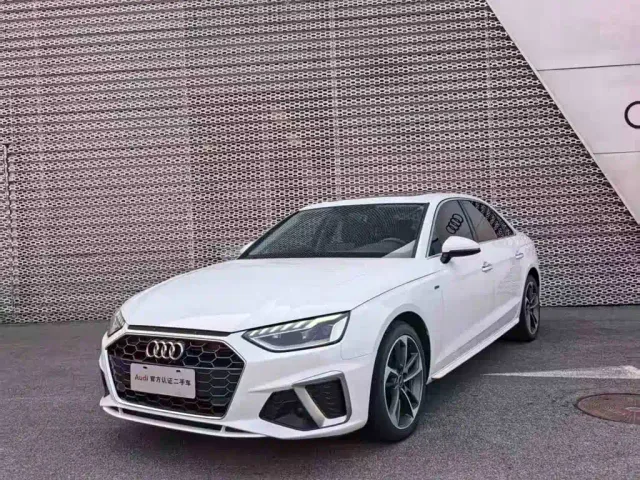 Фотография автомобиля — Audi A4L