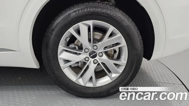 Genesis GV70 2.5T Бензин 2WD — Фото автомобиля 19