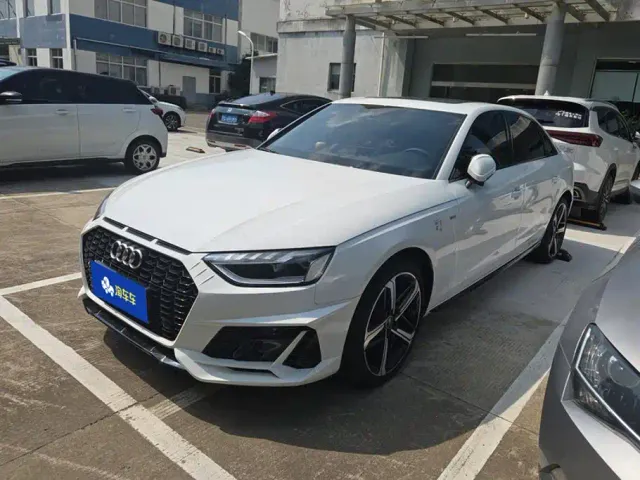 Фотография автомобиля — Audi A4L