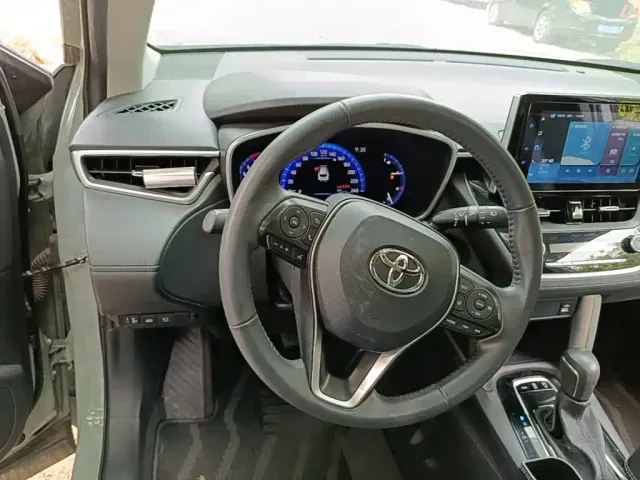 Toyota Corolla Cross — Фото автомобиля 10