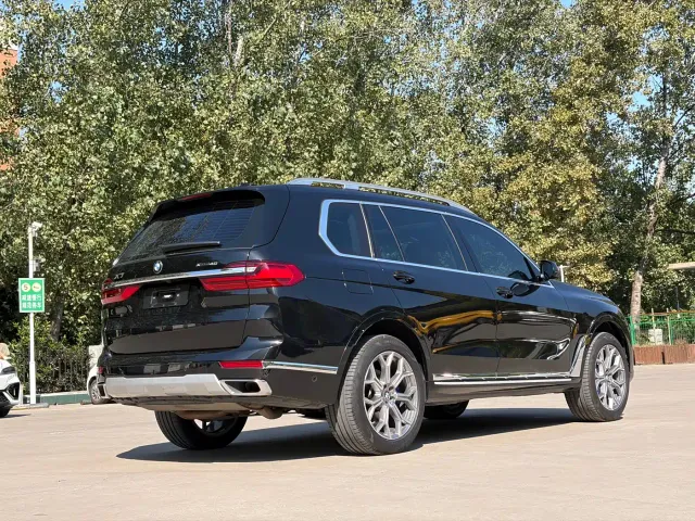 BMW X7 — Фото автомобиля 21