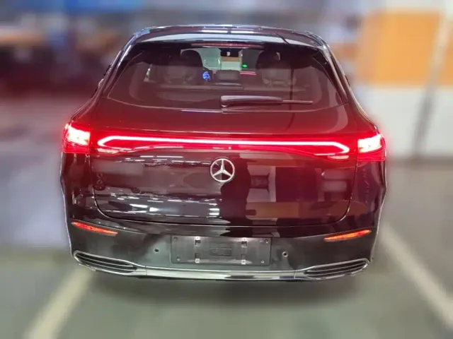 Mercedes-Benz EQE SUV — Фото автомобиля 7
