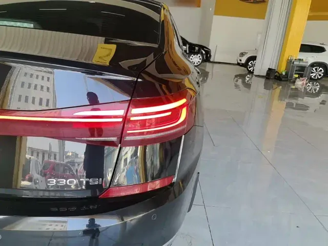 Volkswagen Passat — Фото автомобиля 7