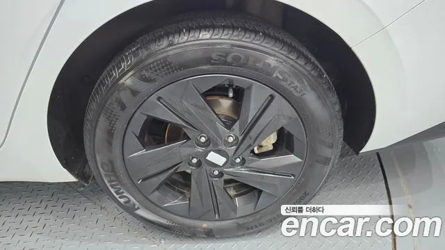 Hyundai AVANTE Avante (CN7) — Фото автомобиля 21