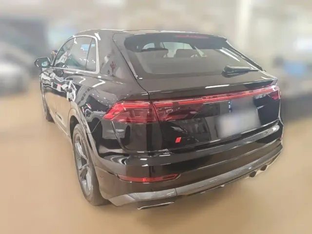 Audi Q8 — Фото автомобиля 6