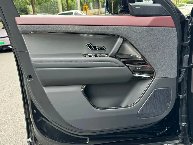 Land Rover Range Rover Sport — Фото автомобиля 9