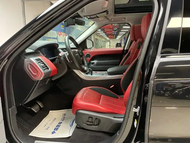 Land Rover Range Rover Sport — Фото автомобиля 9