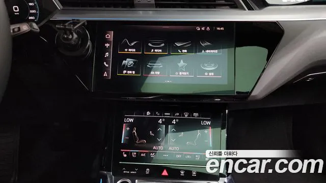 Audi e-tron — Фото автомобиля 24