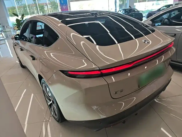 Nio ET5 — Фото автомобиля 4