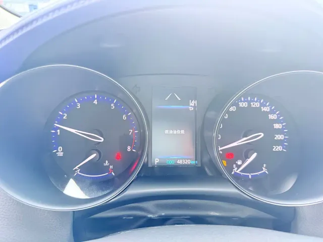 Toyota C-HR — Фото автомобиля 10