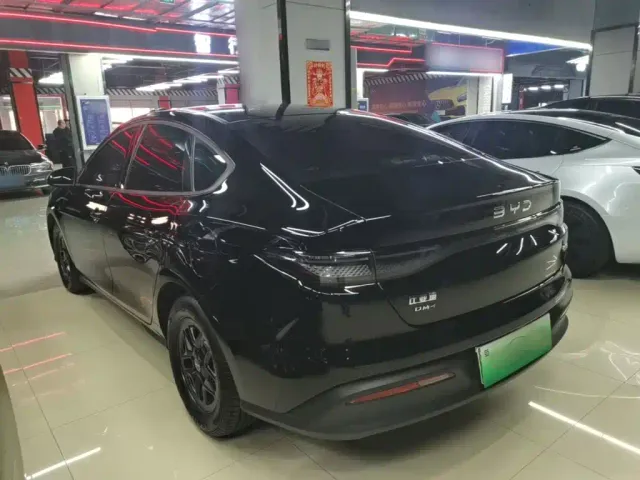 BYD Seal 05 DM-i — Фото автомобиля 4