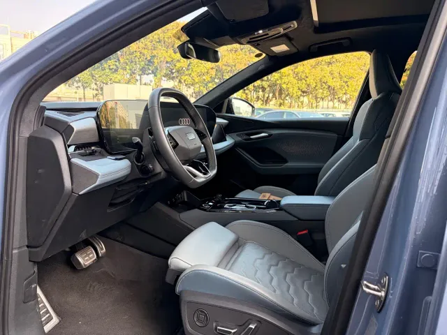 Audi Q6L e-tron — Фото автомобиля 11