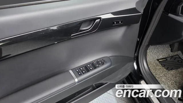 Hyundai Grandeur Grandeur (GN7) 2.5 Бензин 2WD — Фото автомобиля 22