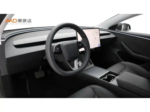 Tesla Model 3 — Фото автомобиля 6