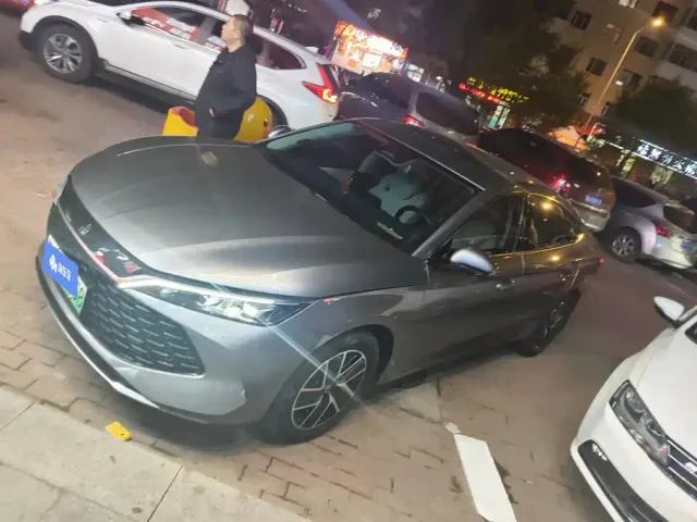Фотография автомобиля — BYD Qin L