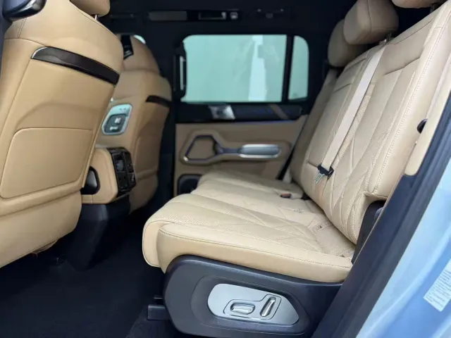 BYD FangChengBao Leopard 8 — Фото автомобиля 5