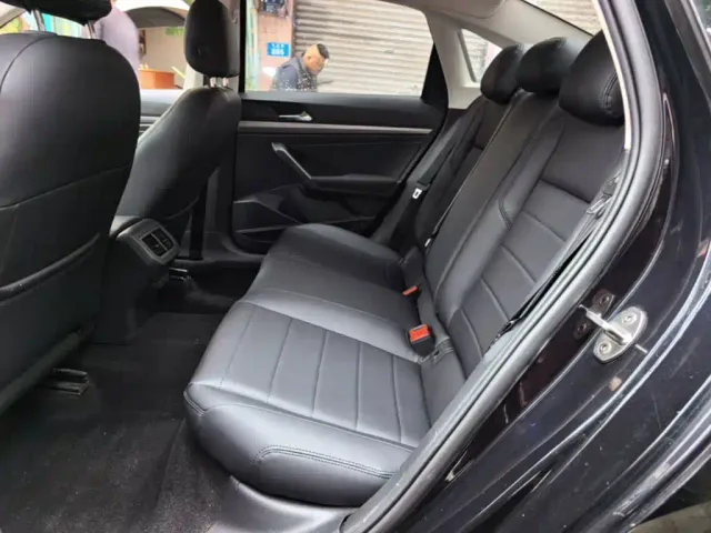 Volkswagen Lavida — Фото автомобиля 16
