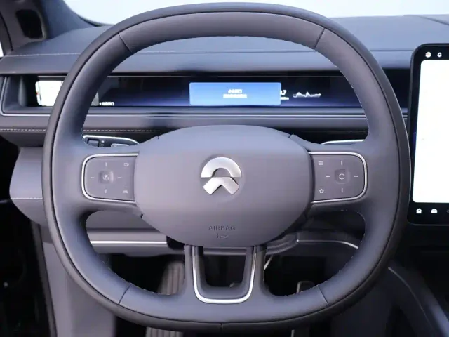 Nio ES8 — Фото автомобиля 16