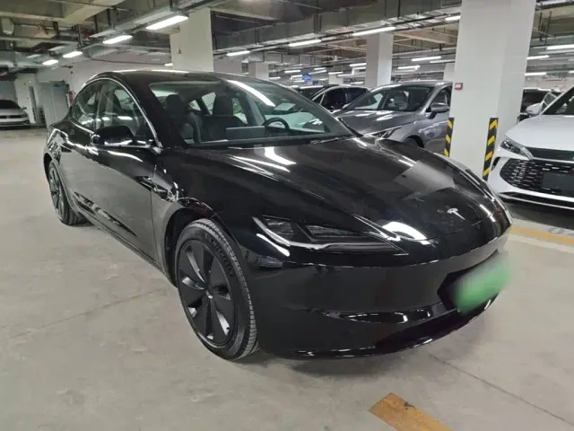 Tesla Model 3 — Фото автомобиля 3