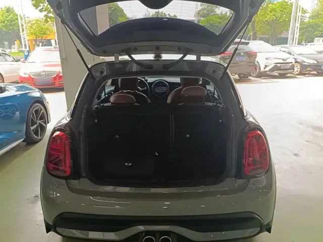 MINI Hatch — Фото автомобиля 18
