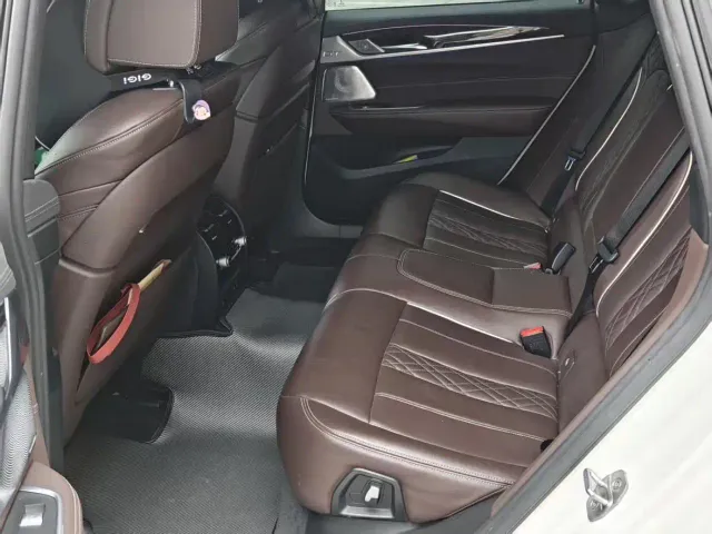 BMW 6 Series Gran Turismo — Фото автомобиля 9