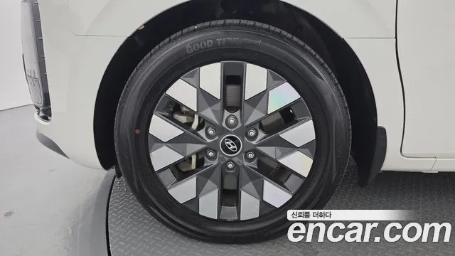 Hyundai Staria — Фото автомобиля 5