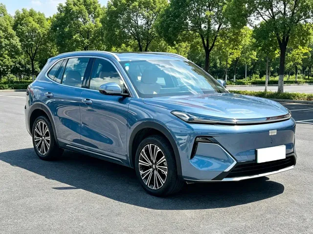 Geely Galaxy Starship 7 EM-i — Фото автомобиля 3