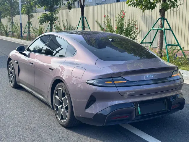 Xiaomi SU7 — Фото автомобиля 9
