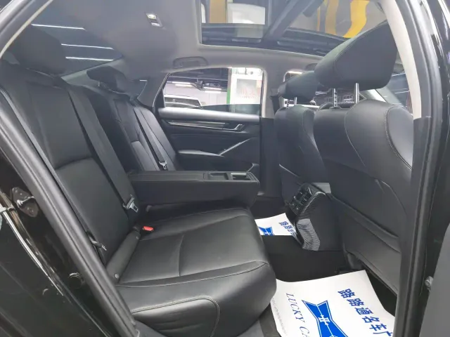 Honda Accord — Фото автомобиля 9