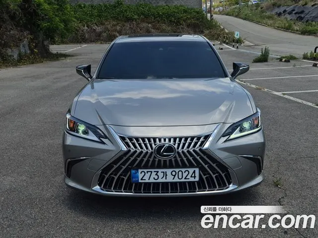 Lexus ES — Фото автомобиля 3