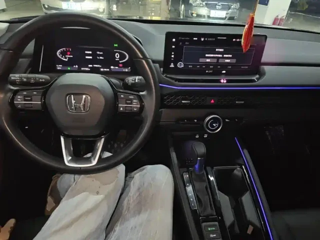 Honda Accord — Фото автомобиля 9
