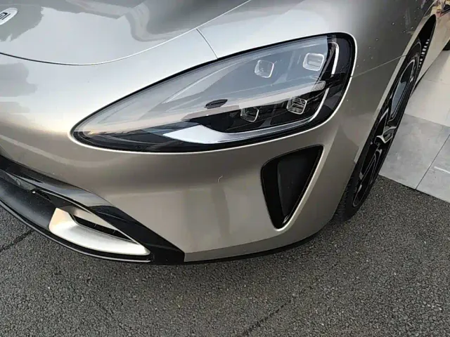 Xiaomi SU7 — Фото автомобиля 23