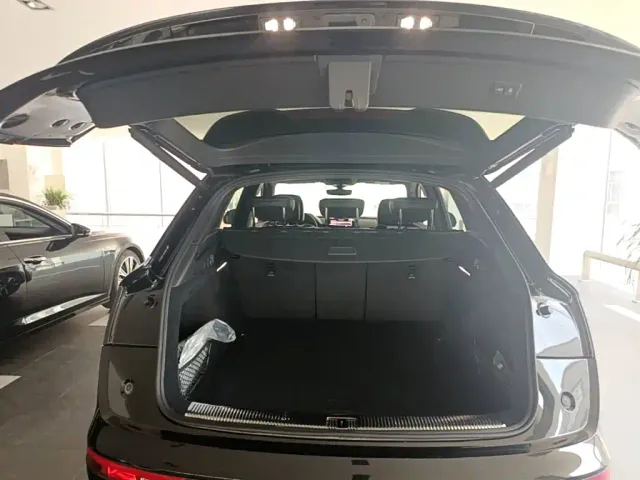 Audi Q5L — Фото автомобиля 14