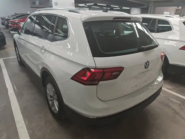 Volkswagen Tiguan L — Фото автомобиля 4