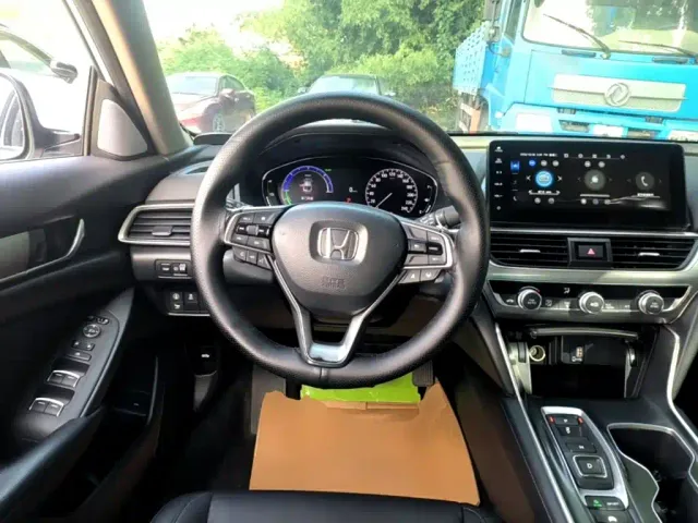 Honda Accord — Фото автомобиля 10