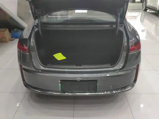 Roewe M7 DMH — Фото автомобиля 18
