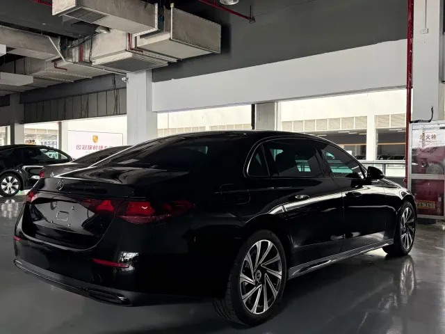 Mercedes-Benz E-Class — Фото автомобиля 20