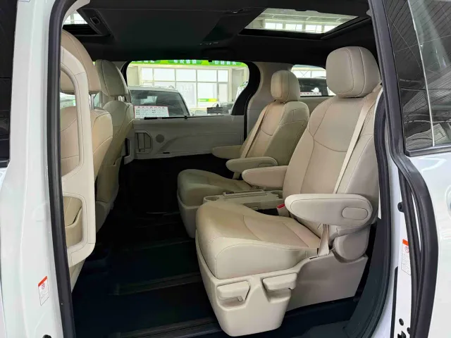 Toyota Granvia — Фото автомобиля 14