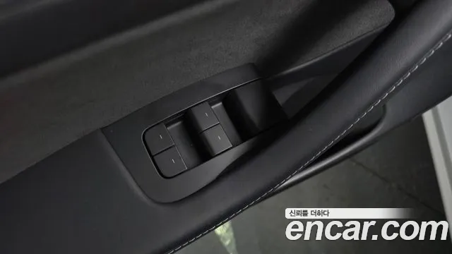 Tesla Model 3 — Фото автомобиля 27