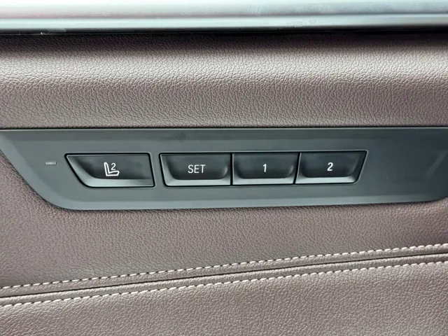 BMW 5 Series — Фото автомобиля 9