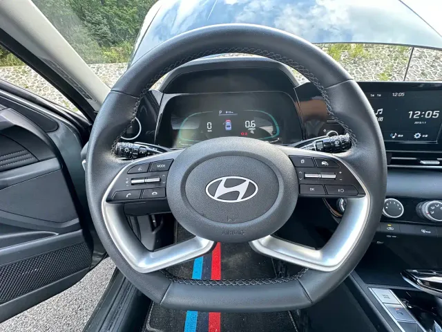 Hyundai Elantra — Фото автомобиля 10