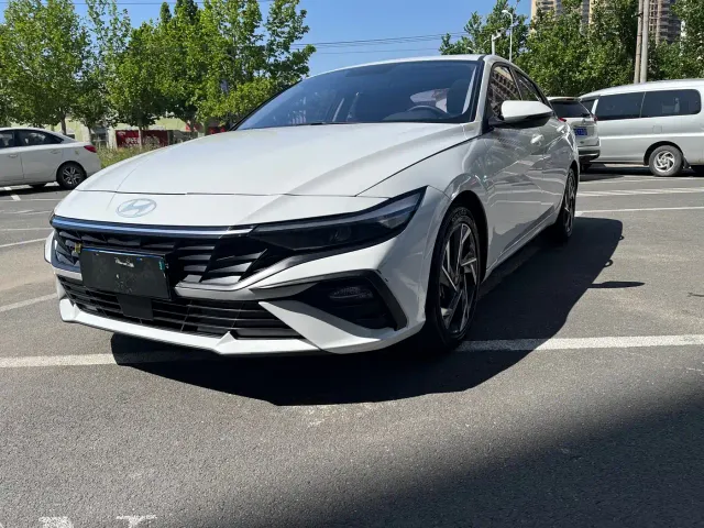 Фотография автомобиля — Hyundai Elantra