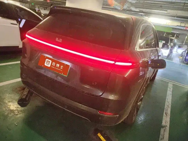 Li Auto L7 — Фото автомобиля 4