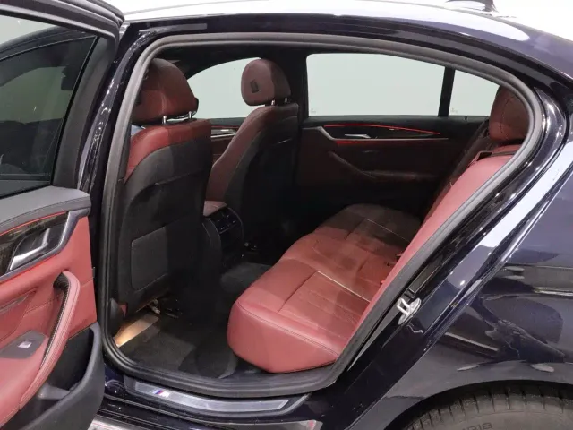 BMW 5 Series — Фото автомобиля 12