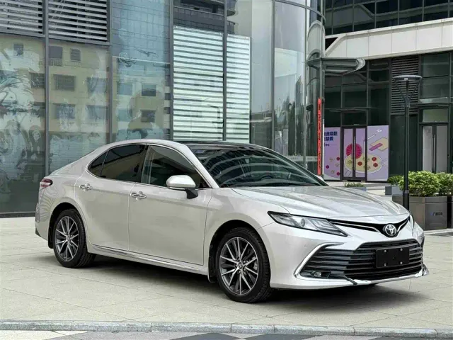 Toyota Camry — Фото автомобиля 3
