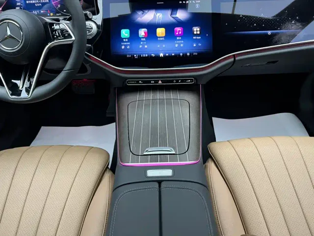 Mercedes-Benz E-Class — Фото автомобиля 19