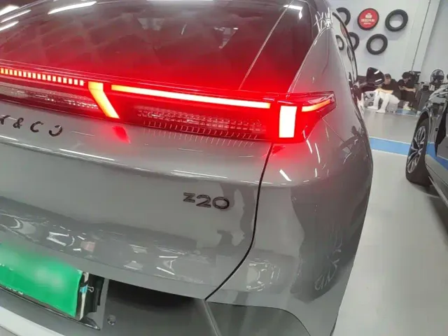 Lynk & Co Z20 — Фото автомобиля 7