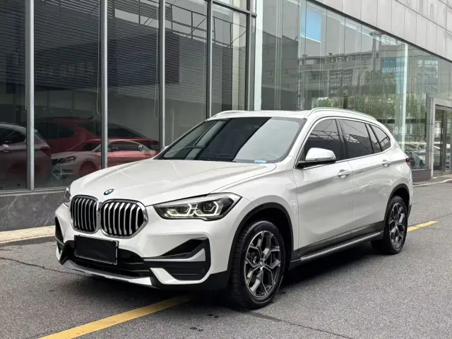 Фотография автомобиля — BMW X1