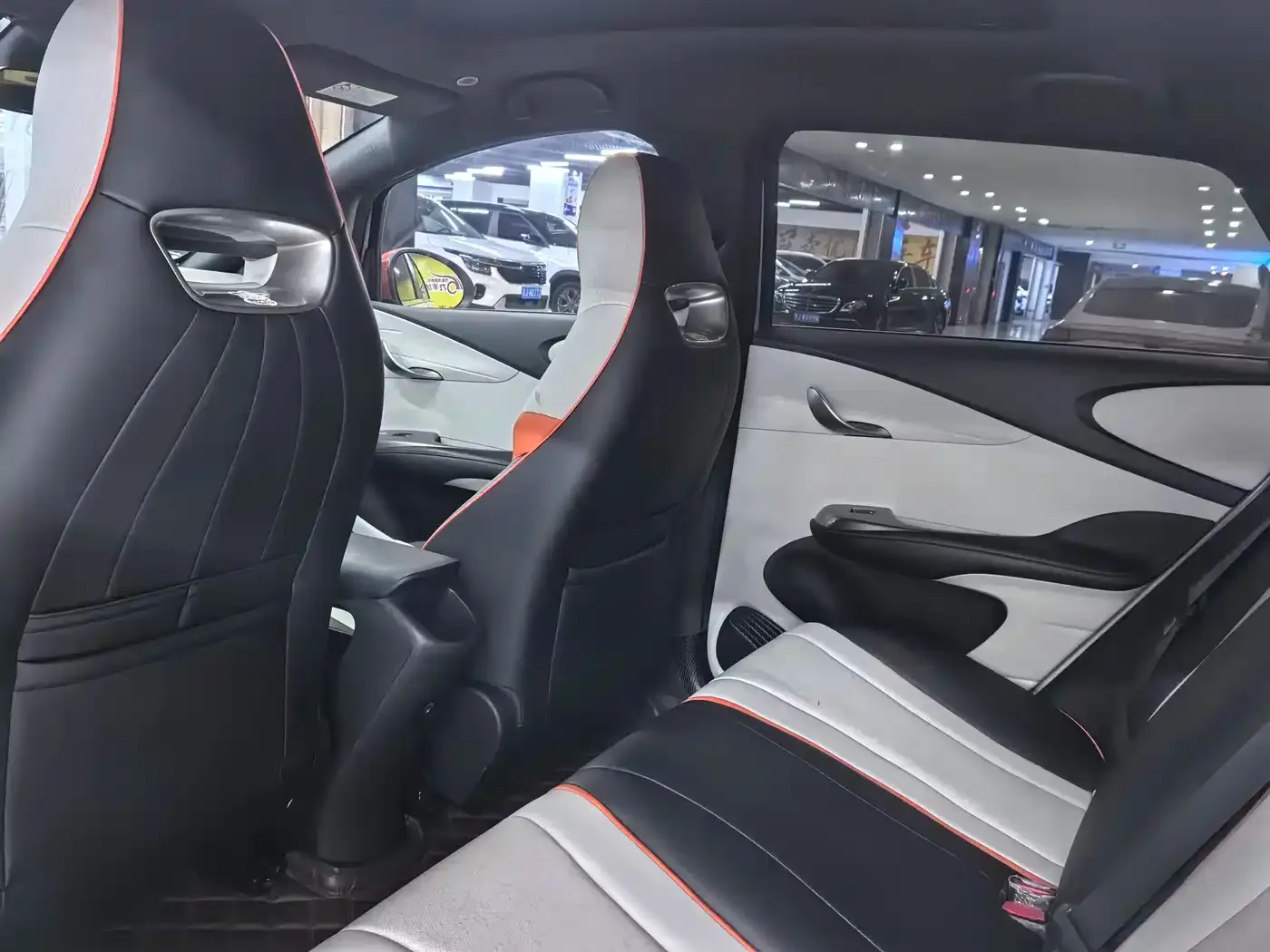 BYD Dolphin 2021 Model 405km Fashion Edition — Фото автомобиля 8